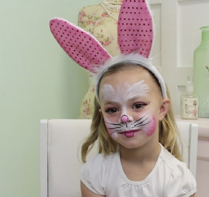 Easy, Halloween Makeup Ideas for the Whole Family