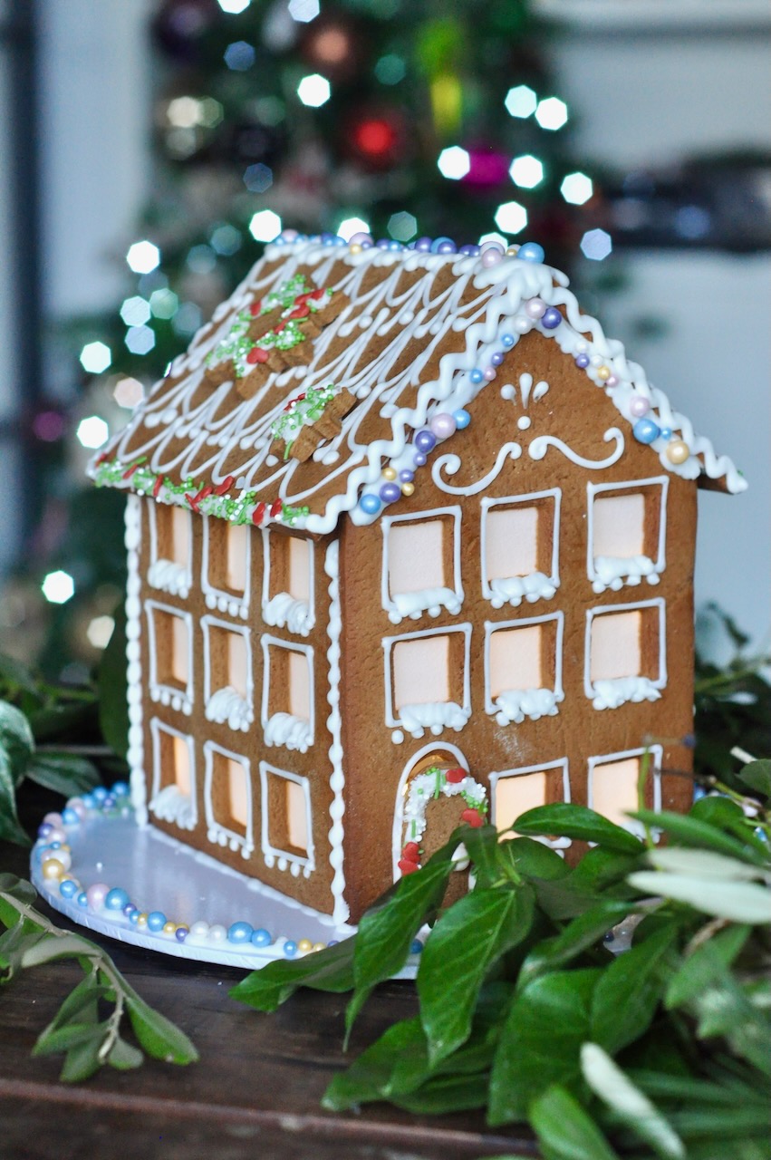 Vegan Gingerbread House Gingerbread World