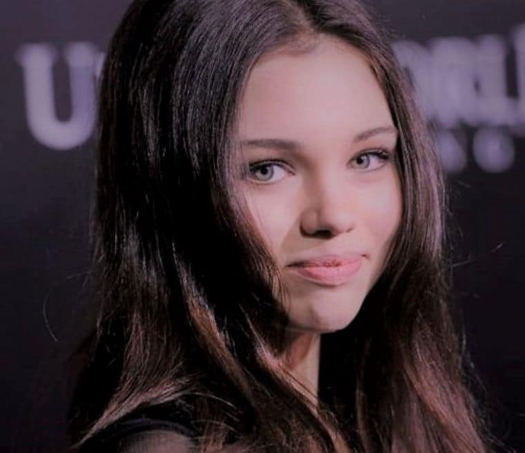 India Eisley Measurements, Bio, Height, Weight, Shoe, and More!(024)