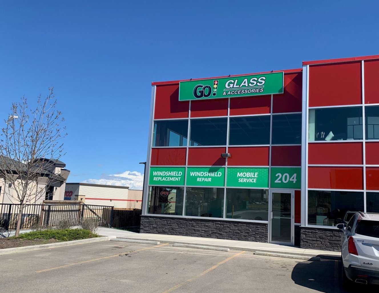 Go! Glass Okotoks Opens in Alberta