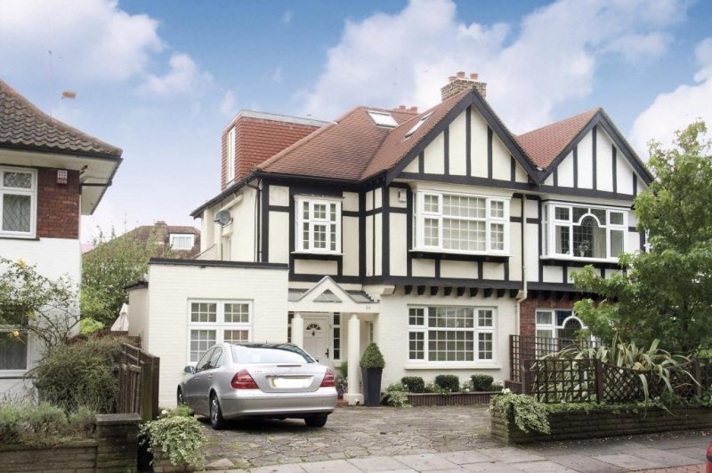 Deansway Apartments & Houses For Sale