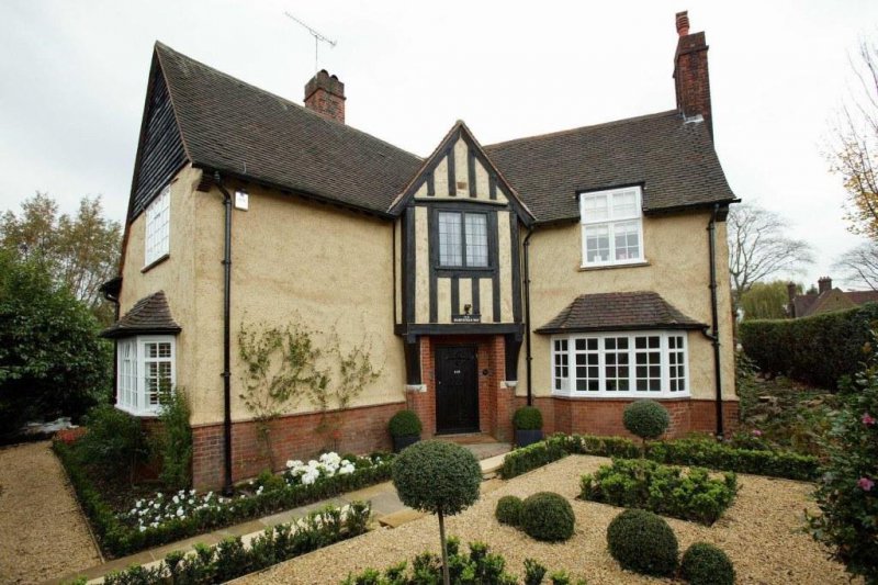 Hampsteadway Apartments & Houses For Sale