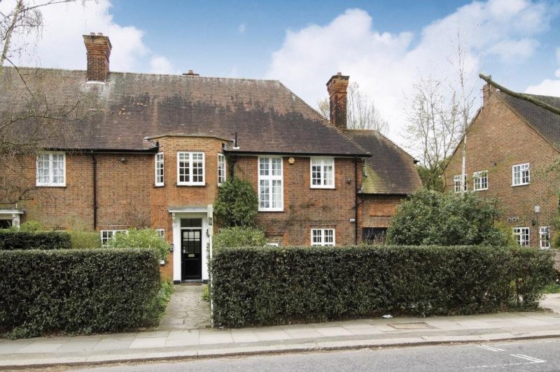 Hampstead Way Apartments & Houses For Sale