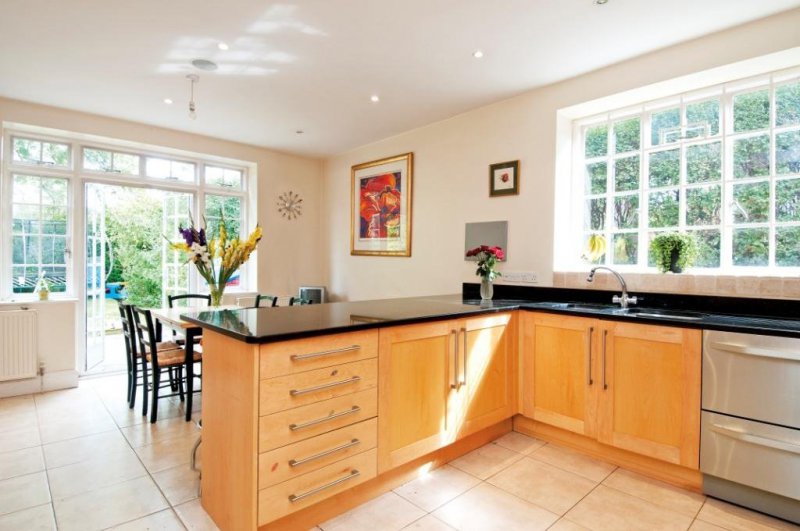 Rowan Walk, Hampstead Garden Suburb Apartments & Houses For Sale