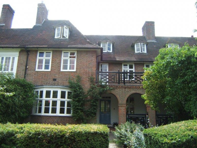 Reynolds Close Apartments & Houses For Sale