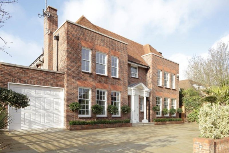 Winnington Close, Hampstead Garden Suburb Apartments & Houses For Sale