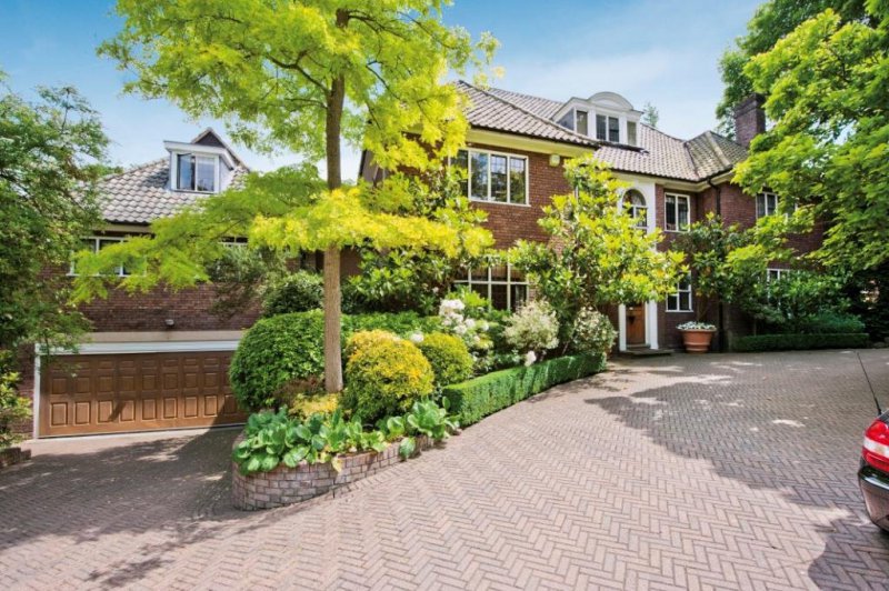 Courtenay Avenue Houses, Ridgefield N6, Courtenay Avenue Houses