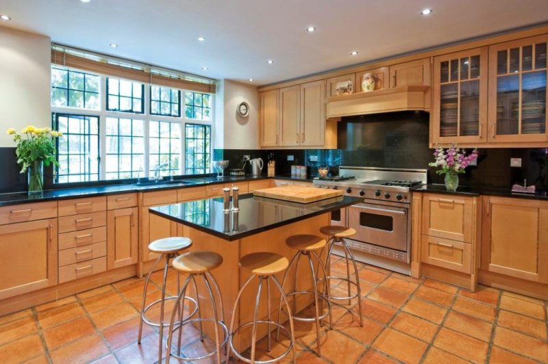 Courtenay Avenue Houses, Ridgefield N6, Courtenay Avenue Houses