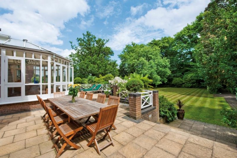 Courtenay Avenue Houses, Ridgefield N6, Courtenay Avenue Houses
