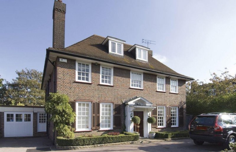 Linnell Close NW11 7LN Flats, Apartments & Houses For Sale