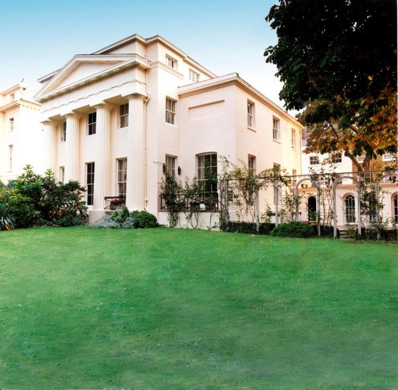 Doric Villa NW1 4PT Flats, Apartments & Houses For Sale