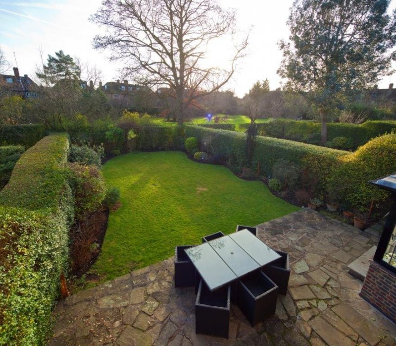 Southway, NW11 Family Home on NW11