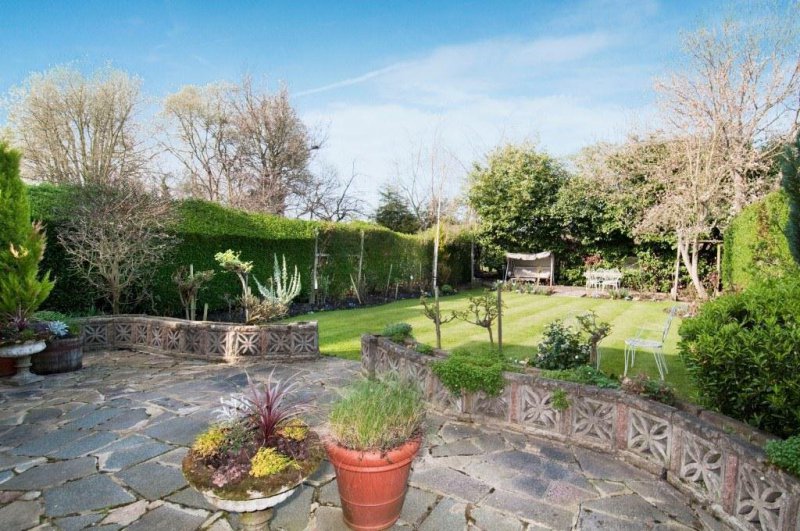 Linden Lea, N2 5 Double Bedroom Detached Family Home