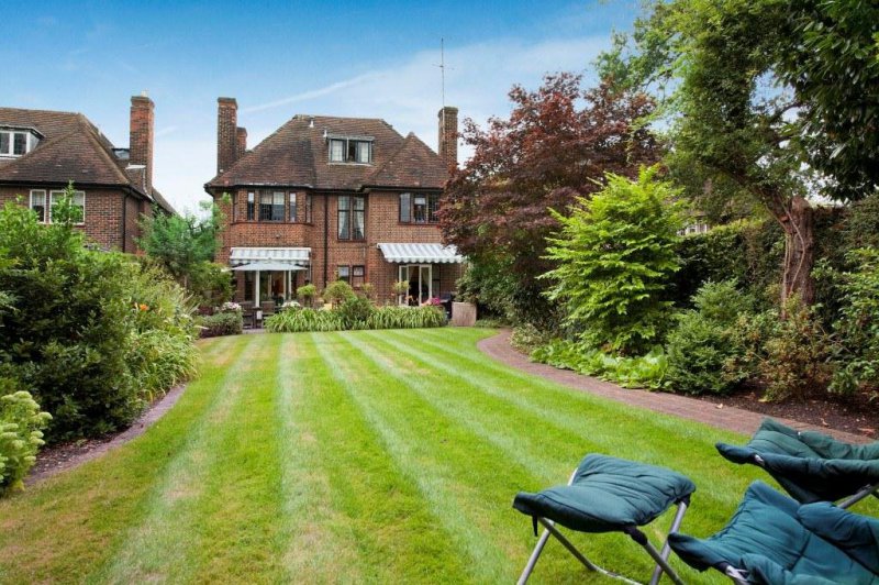 Kingsley Way, N2 6 Bedroom Detached Family Home