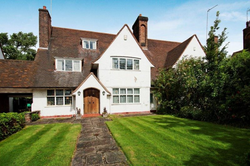 Meadway, NW11 Hampstead Garden Suburb