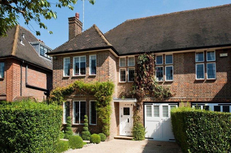 Litchfield Way, NW11 Semi Detached Family Home