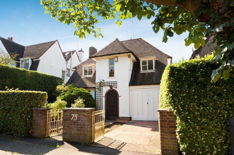 Northway,NW11 Properties Apartments,Houses for Sale