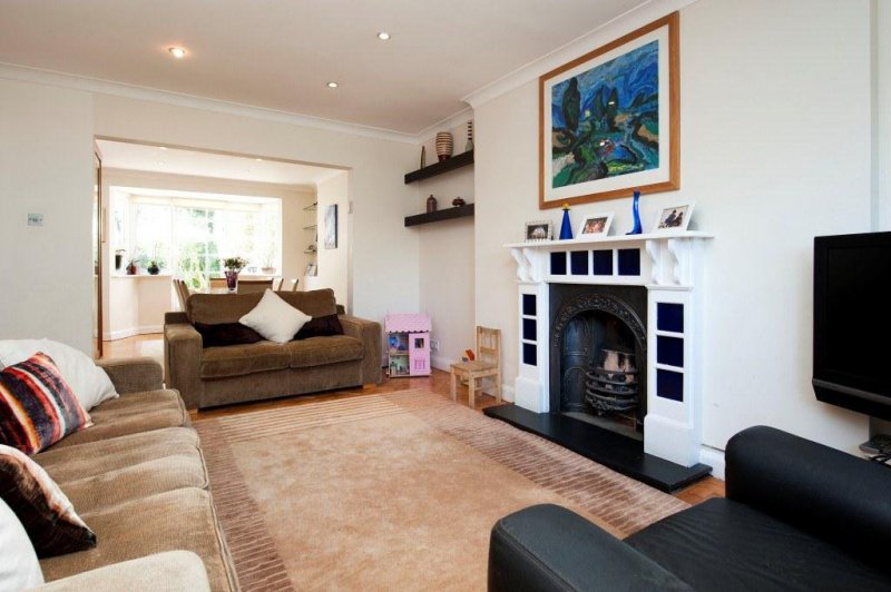 Maurice Walk, NW11 Apartments & Houses For Sale