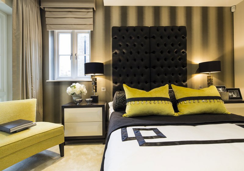 Houses for Sale in Mill Hill NW7