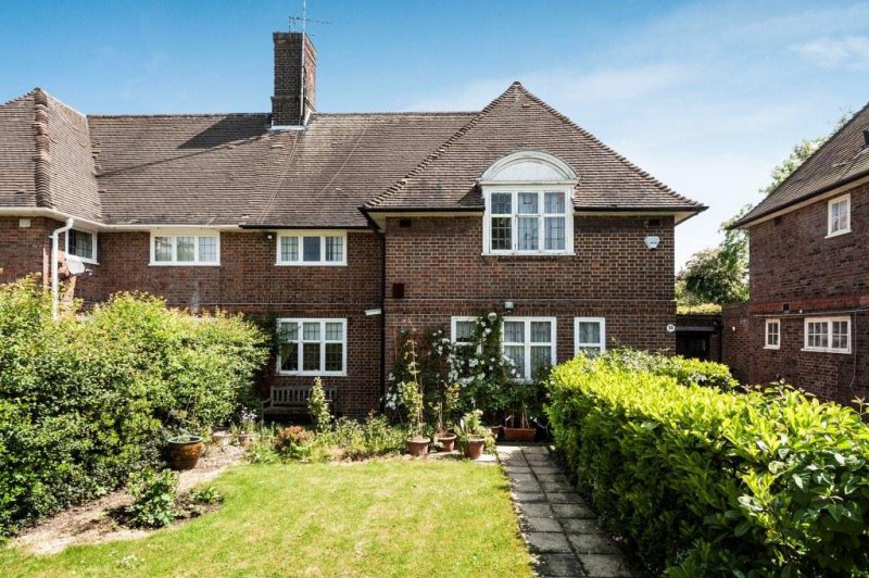 Wildwood Road, NW11 Luxury Home on Wildwood Road