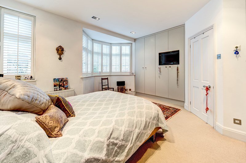 Rotherwick Road, NW11 Apartments & Houses For Sale