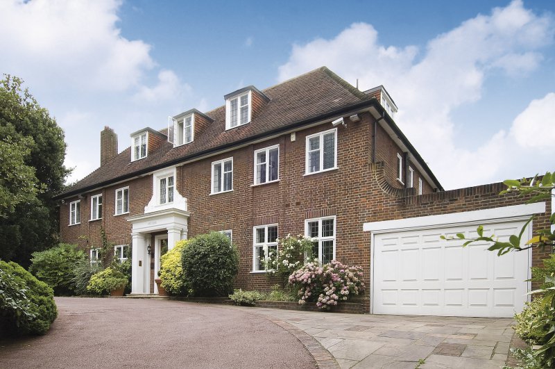 Arcadia, Winnington Road, N2 Apartments & Houses For Sale