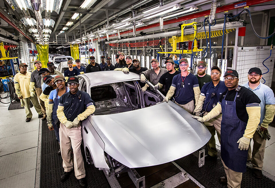 Kia Promotes Plant Veteran as New CEO for Operations Global