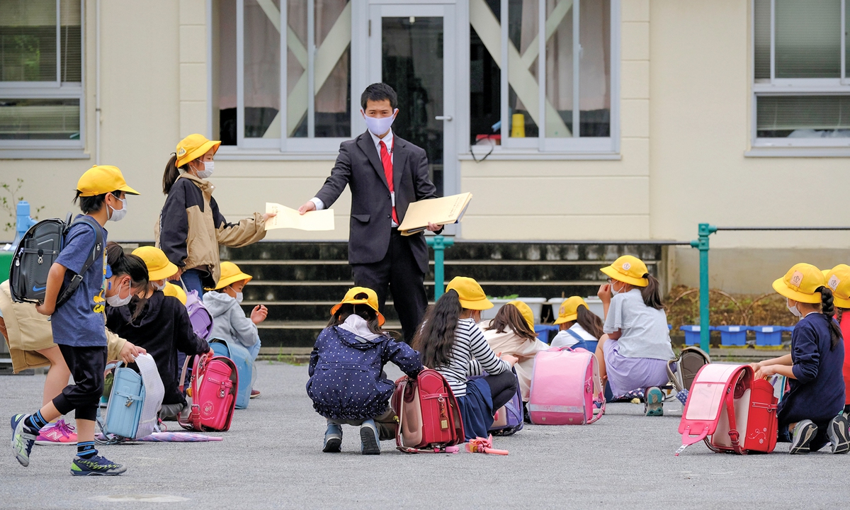 Hug me tender Japanese scientists unlock secret of perfect cuddle Global Times