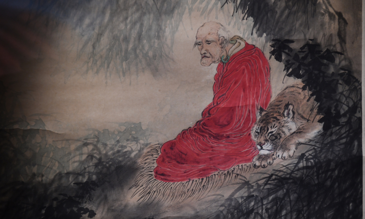 In Chinese culture, what does the dragon and tiger represent? Why