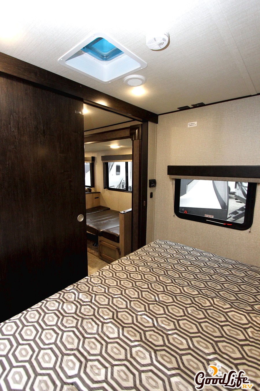 2018 Transcend 27BHS P800191 (55) Good Life RV