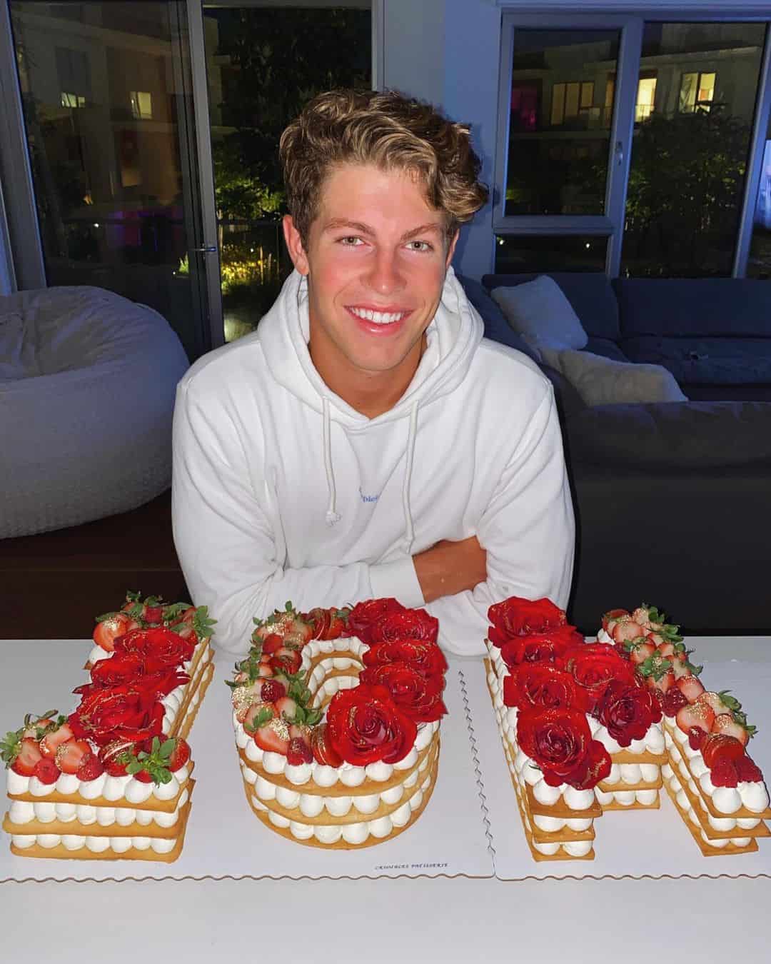 Ben Azelart Wiki, Bio, Facts, Age, Height, Girlfriend, Net Worth