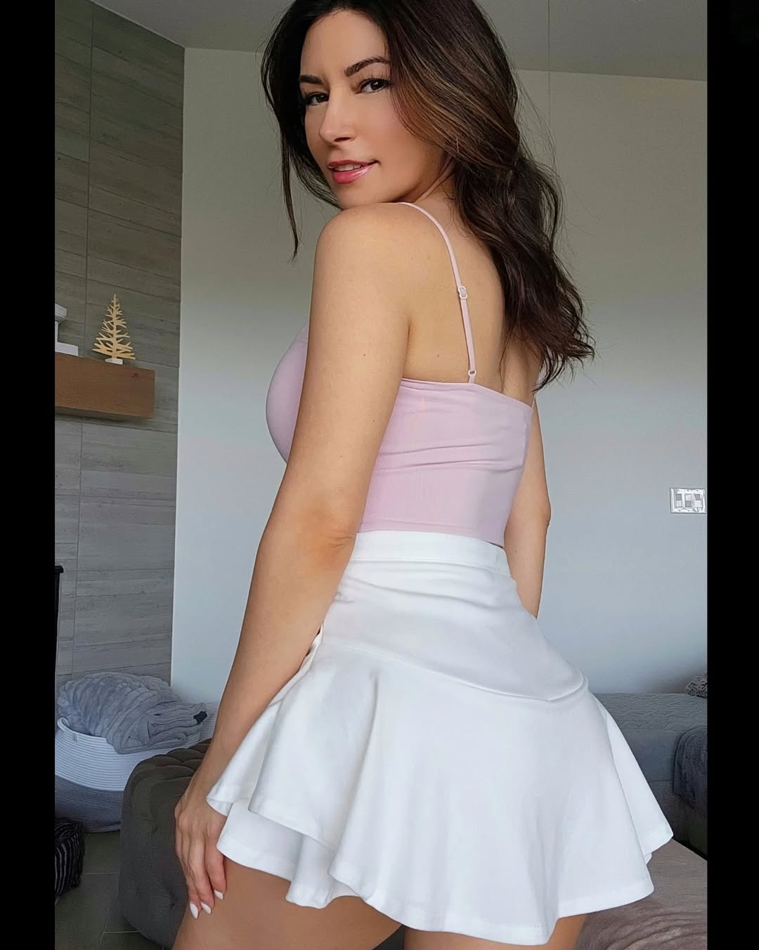 Alinity - Age, Height, Net Worth, Boyfriend, Bio, Wiki, Facts