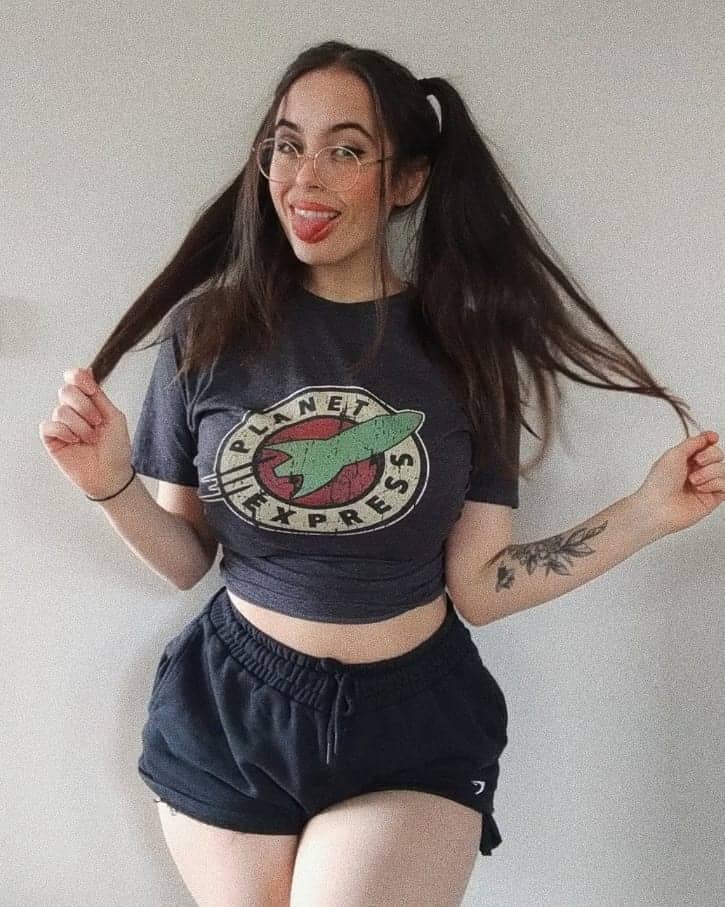 Heyimbee Age, Height, Net Worth, Boyfriend, Facts, Bio, Wiki