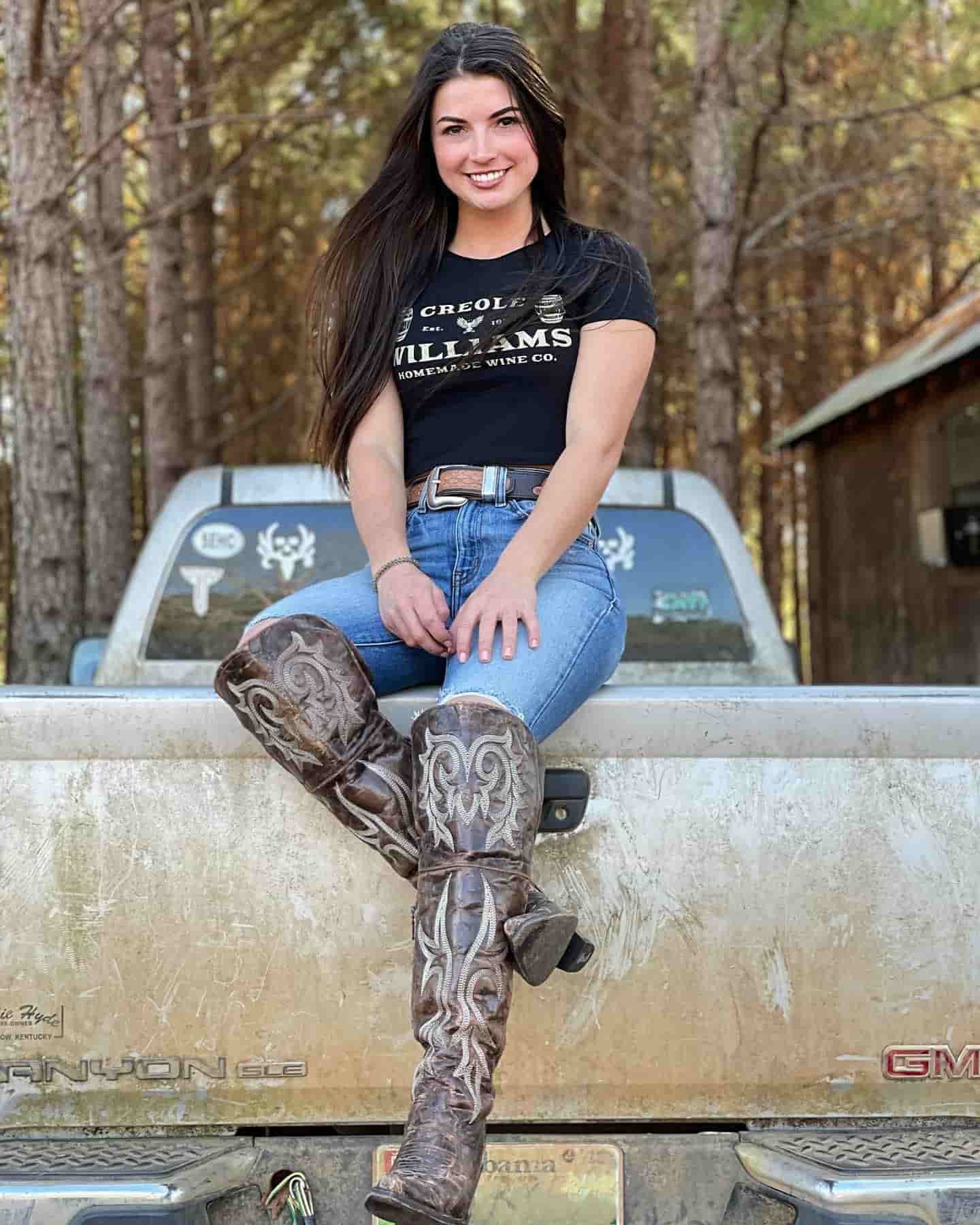 Hannah Barron Age Height Net Worth Boyfriend Bio Facts