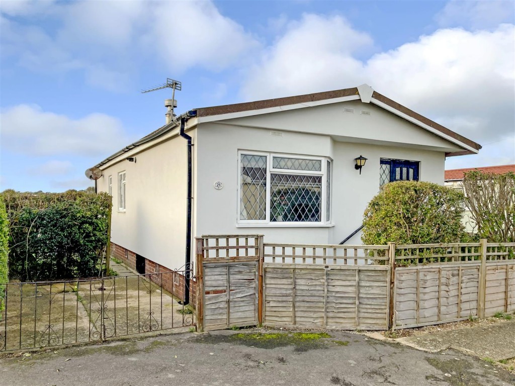 Maypole Lane, Yapton, Arundel, 2 bedroom, Park home