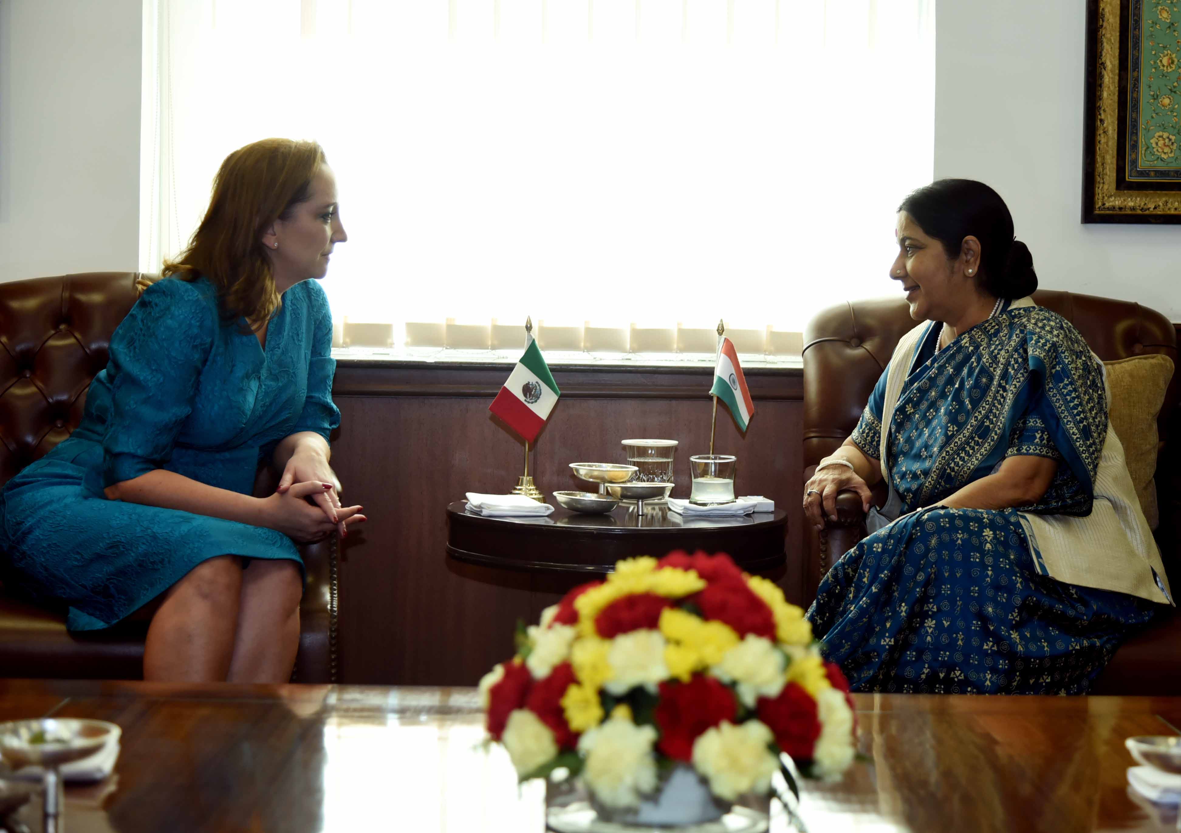 Mexico and India Sharing a long tradition of cooperation and friendship Secretaría de