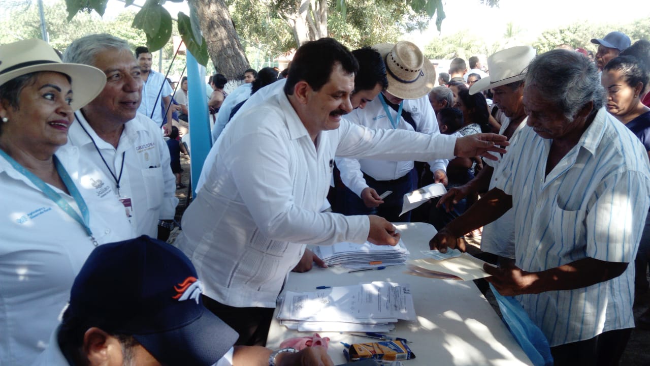 Se debe ingresar a la página mivacuna.salud.gob.mx,. EVENTO DE ENTREGA DE CARTAS DE APOYO DEL PROGRAMA ...