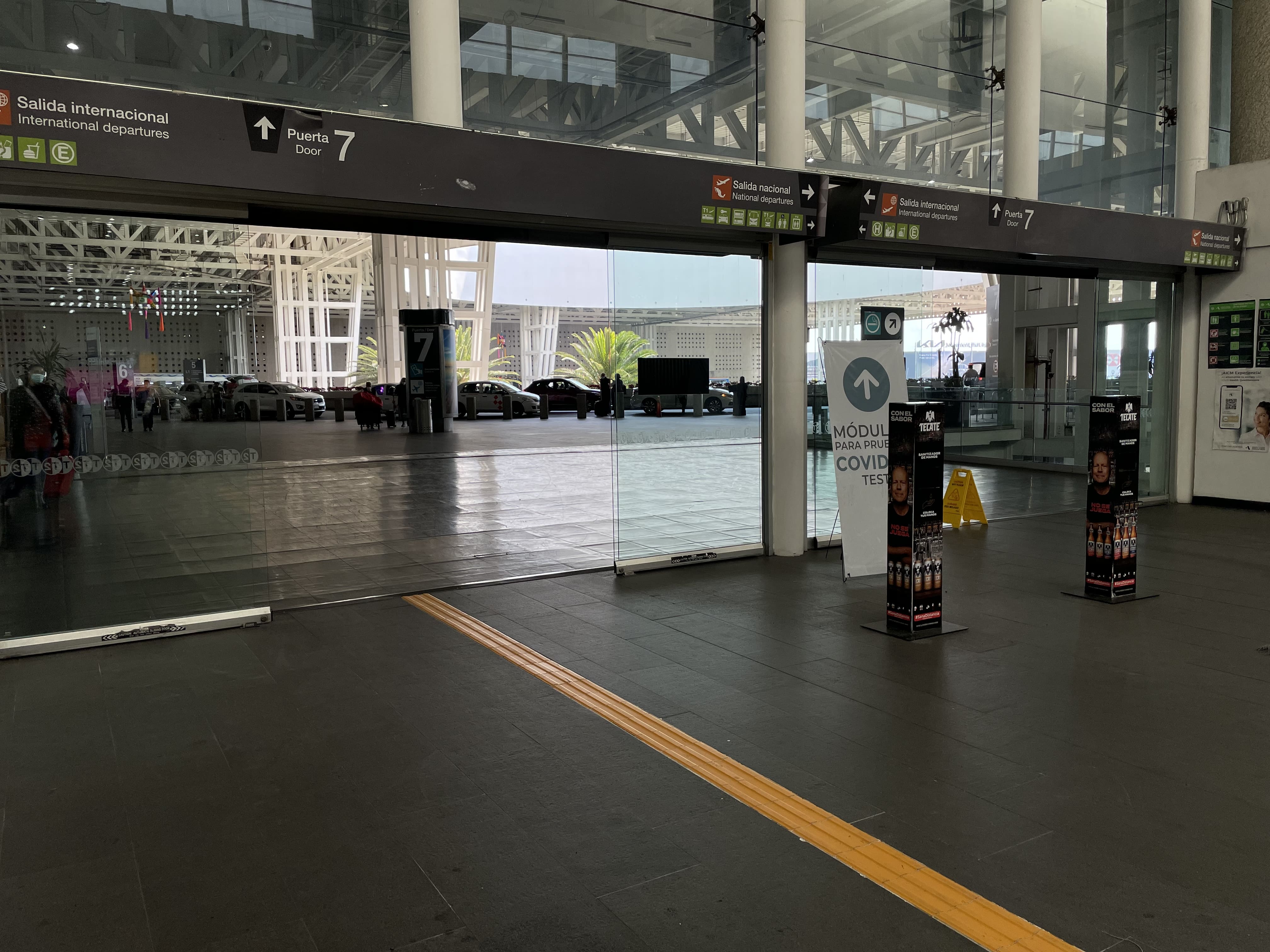 Terminal 2 / Aeropuerto Internacional Benito Juárez Ciudad de México