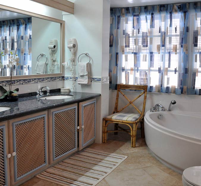 Larger Pictures of Sea Shells (3br) Payne's Bay Beach, Barbados