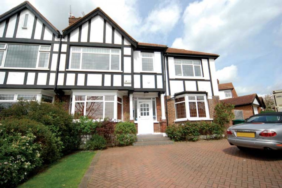 Godfrey & Barr Estate Agents Full Details for Abbots Gardens, East