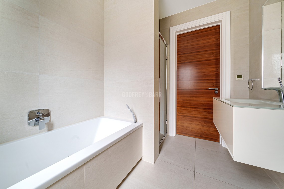 Hammers Lane, Mill Hill, 3 bedroom, Apartment