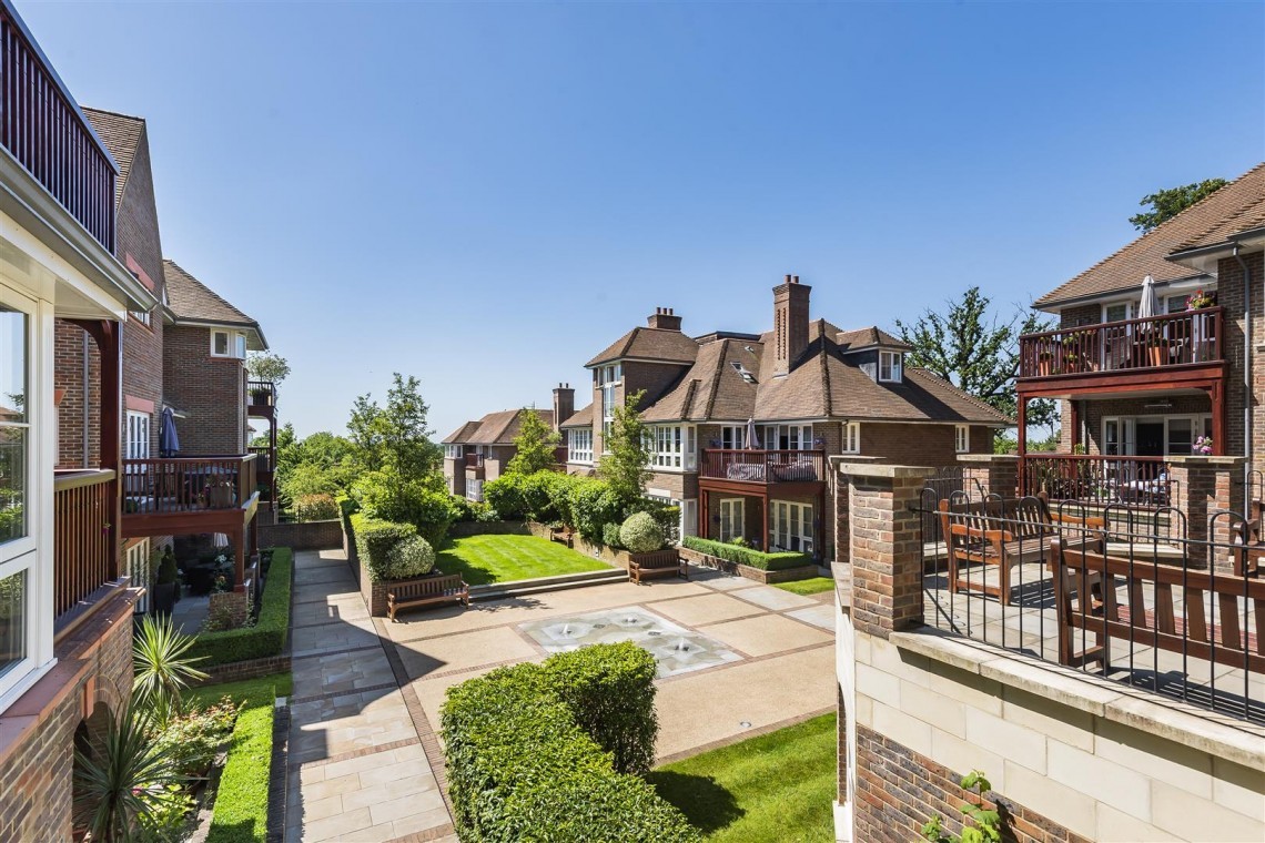 Hammers Lane, Mill Hill, 3 bedroom, Apartment