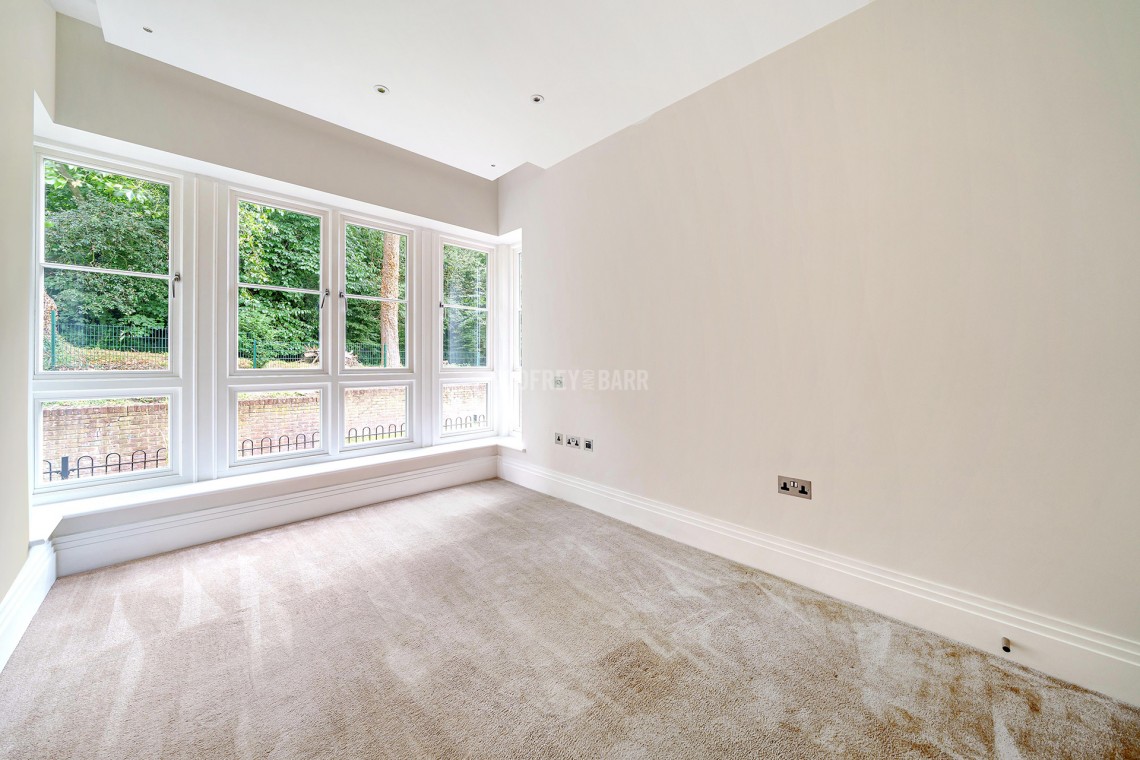 Hammers Lane, Mill Hill, 3 bedroom, Apartment