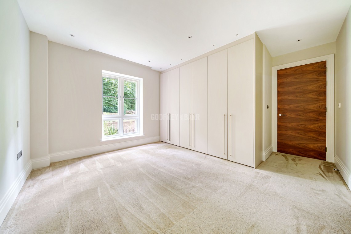 Hammers Lane, Mill Hill, 3 bedroom, Apartment