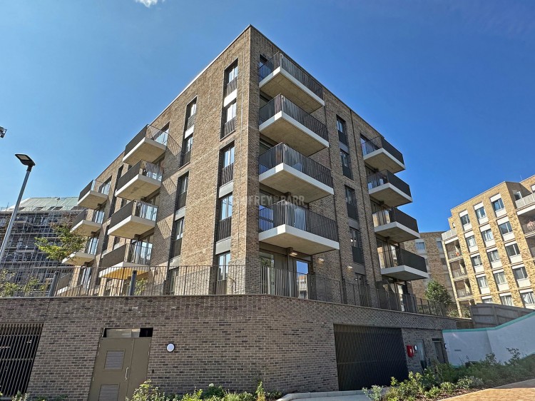 Ridgeway Views BRAND NEW 1 AND 2 BEDROOMS AVAILABLE NOW, Mill Hill Village NW7 Godfrey and Barr