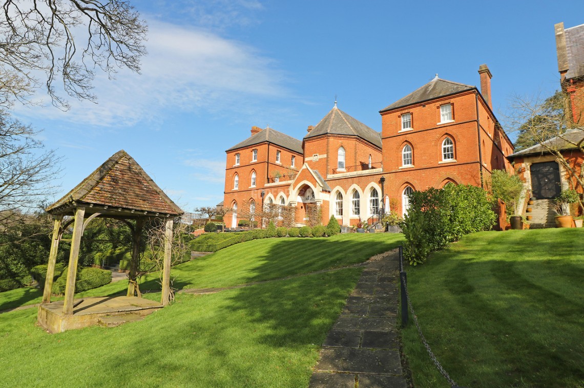 The Ridgeway, Mill Hill, 2 bedroom, Apartment