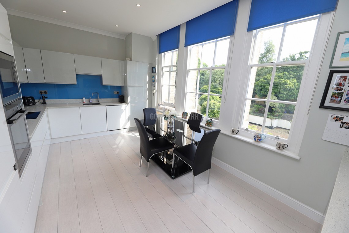 St Vincents Lane, Mill Hill Village, 3 bedroom, Apartment