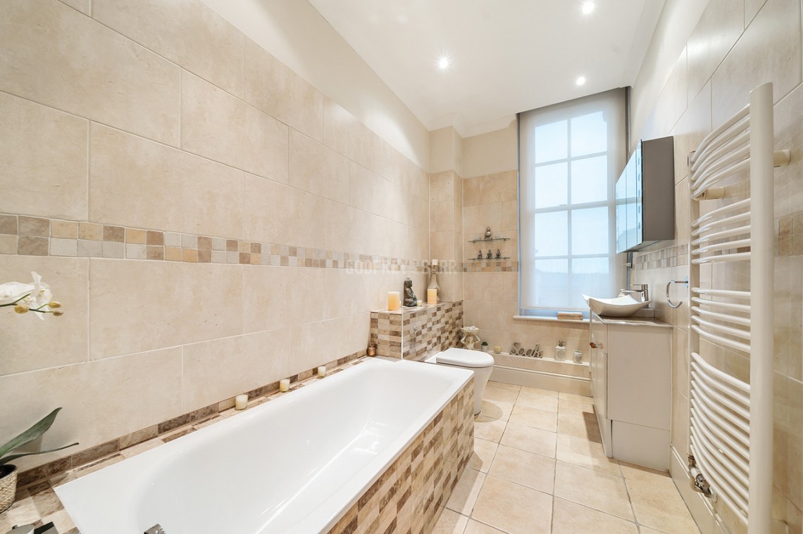 St Vincents Lane, Mill Hill Village, 3 bedroom, Apartment