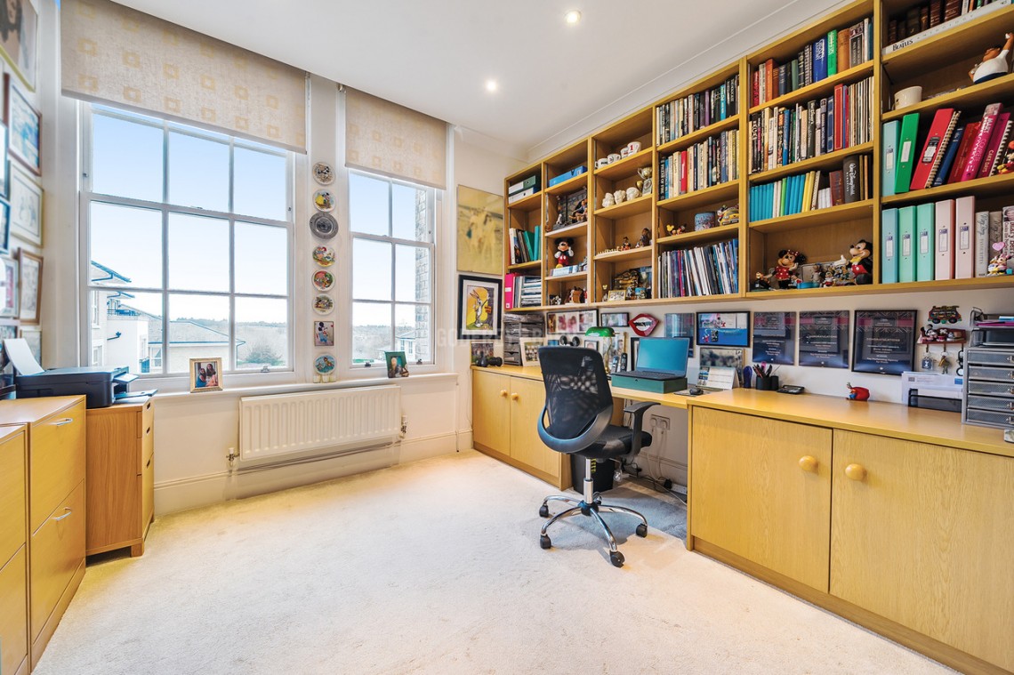 St Vincents Lane, Mill Hill Village, 3 bedroom, Apartment