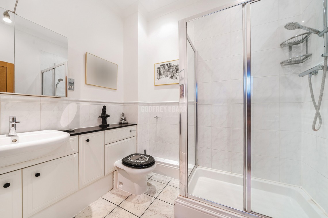 St Vincents Lane, Mill Hill Village, 3 bedroom, Apartment